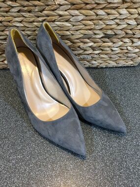White House Black Market Gray Suede Pointed-Toe Heels